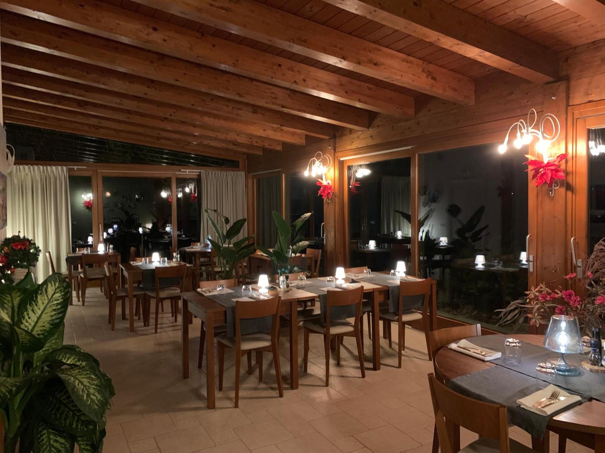 Gastronomic B&B Carlocarla Monte San Pietrangeli Kültér fotó